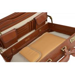 Expandable Tan Leather Briefcase - Cleveland - Interior Detailing